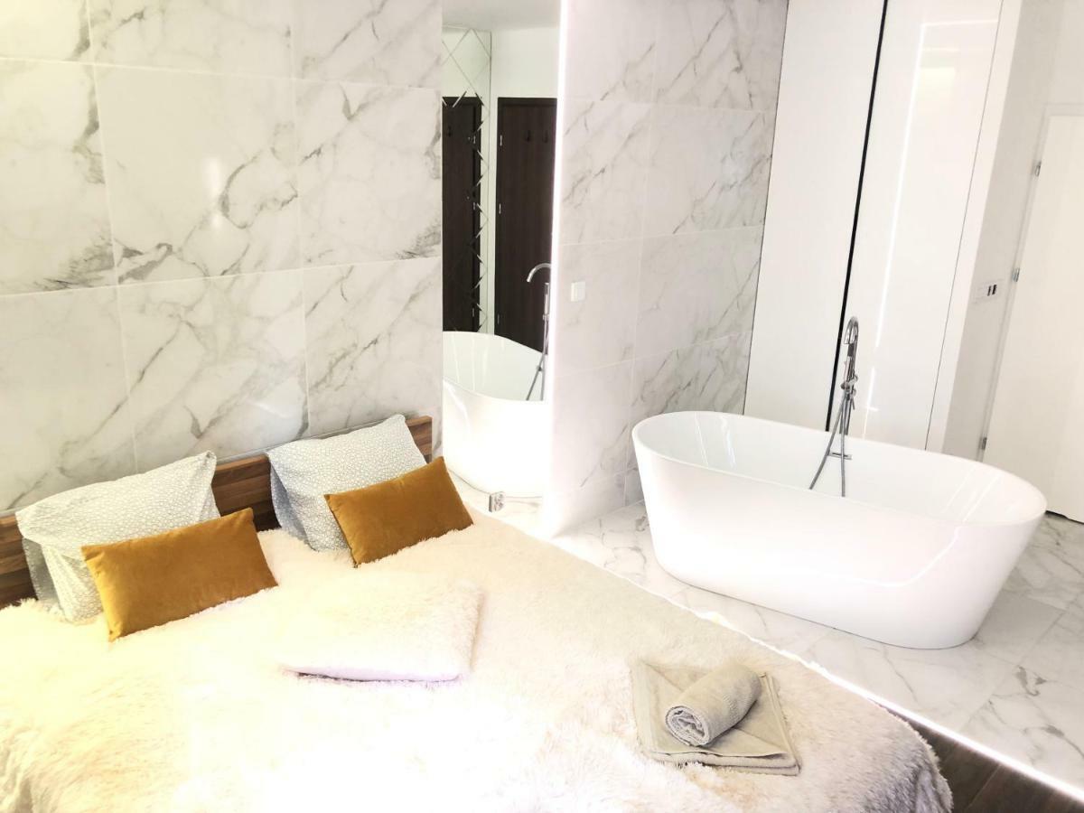 Yourapart Chmielna Park Exclusive Z Wanna Wolnostojaca Lub Jacuzzi Gdańsk Kültér fotó
