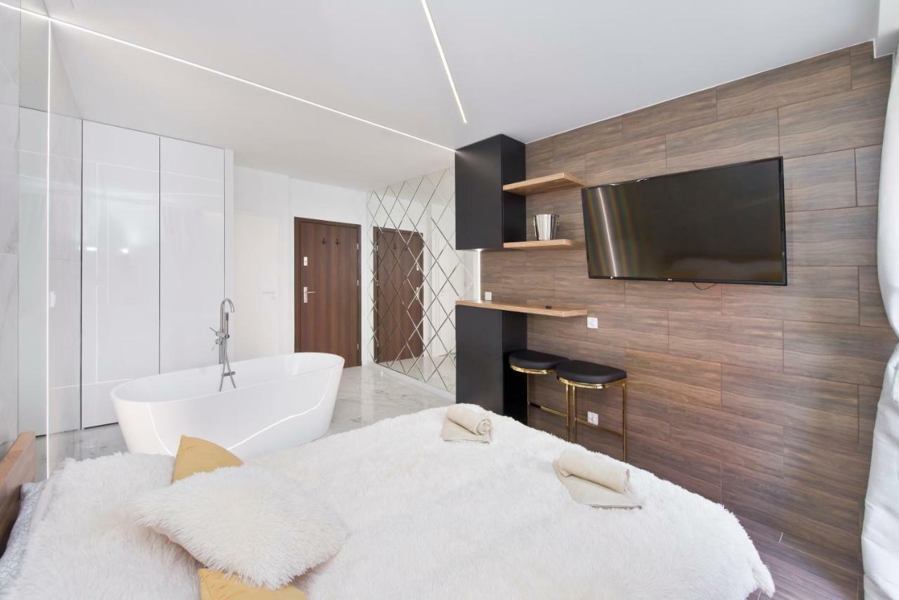 Yourapart Chmielna Park Exclusive Z Wanna Wolnostojaca Lub Jacuzzi Gdańsk Kültér fotó