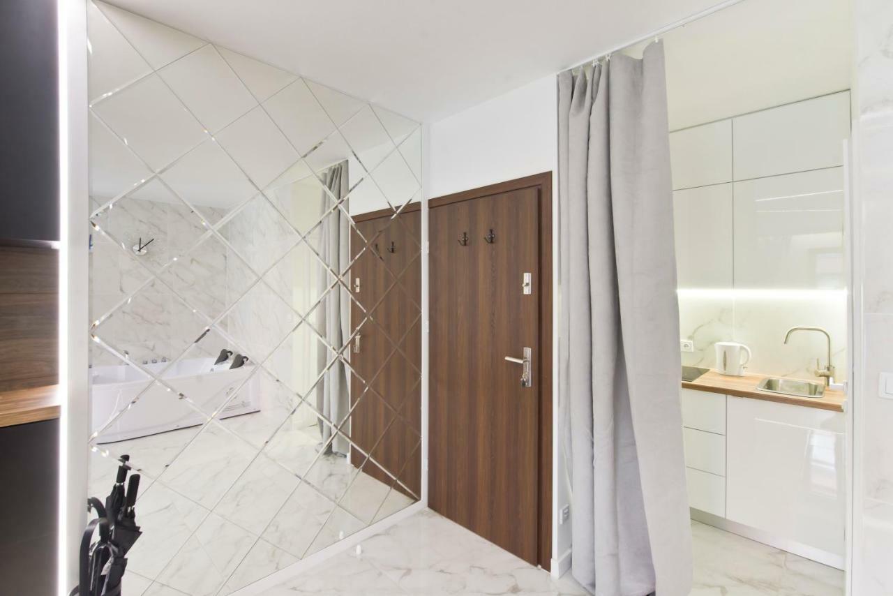 Yourapart Chmielna Park Exclusive Z Wanna Wolnostojaca Lub Jacuzzi Gdańsk Kültér fotó
