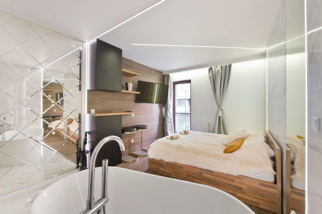 Yourapart Chmielna Park Exclusive Z Wanna Wolnostojaca Lub Jacuzzi Gdańsk Kültér fotó