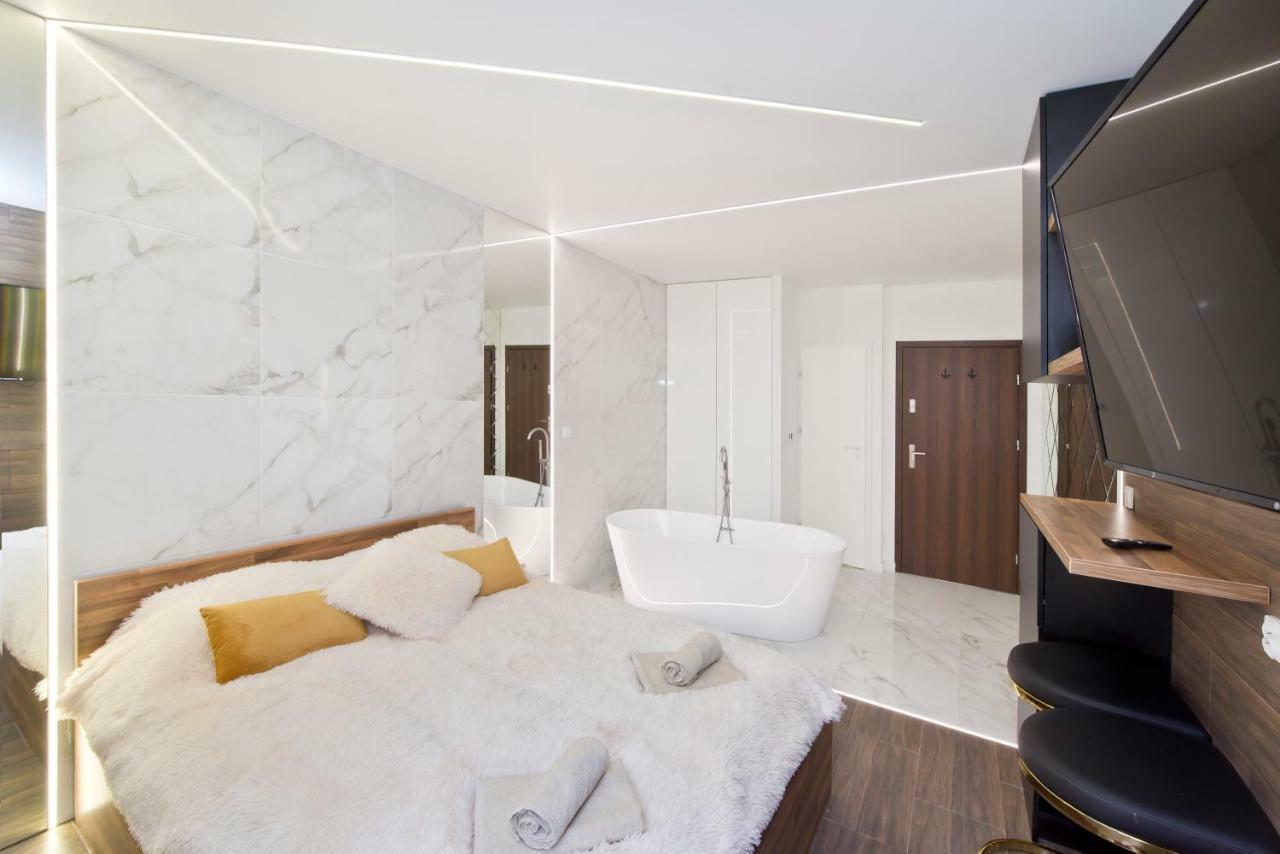 Yourapart Chmielna Park Exclusive Z Wanna Wolnostojaca Lub Jacuzzi Gdańsk Kültér fotó
